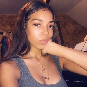 Meet your Posher, Zoralis